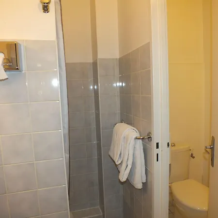 Cecil Gare Szálloda