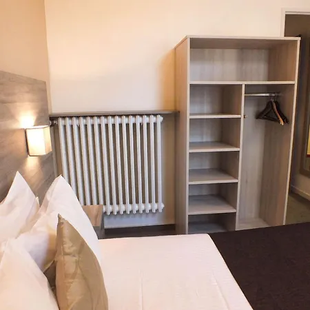 Szálloda Cecil Gare 3*