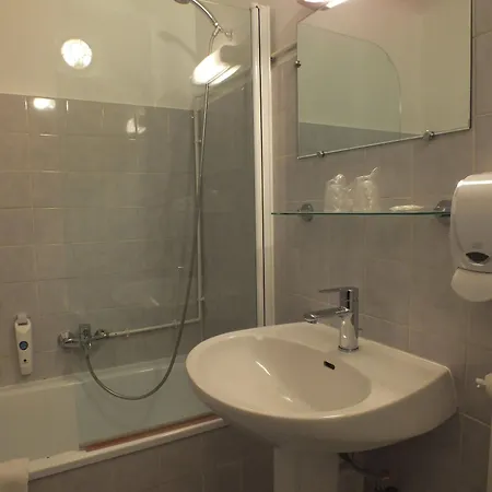 Szálloda Cecil Gare 3*