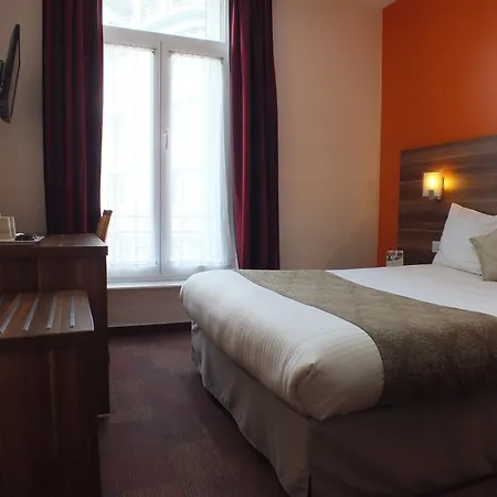 Szálloda Cecil Gare 3*