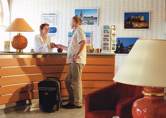 Отель Cecil Gare